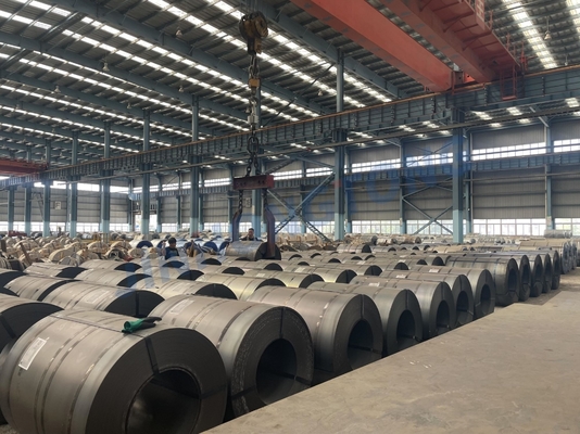 Hoja de acero laminada en caliente de superficie lisa para ASTM A570 A36 Q195 S235JR Bobina de acero al carbono HRC de bajo contenido de carbono