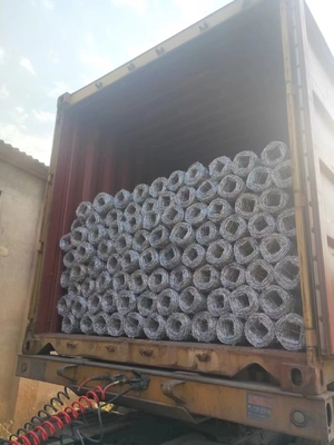 ASTM 6 8 9 10 12 14 18 20 alambre de púas galvanizado en caliente con longitud de la barra y requisitos del cliente de alambre de hierro