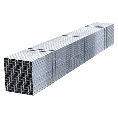 Forma de sección rectangular galvanizado en caliente SHS 40x40 tubo cuadrado tubo de acero corrugado con tapa de tubo de plástico