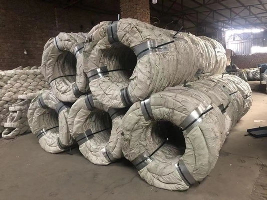 Aislamiento de carreteras y protección de pastizales galvanizado soldado con cuchilla de alambre de púas con requisito de los clientes