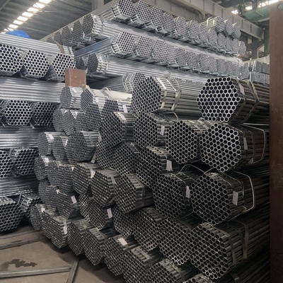 Q235b Tubo de acero galvanizado de soldadura redonda y sumergido en caliente Tubo de acero galvanizado de calibre 18 para ambientes de alta temperatura