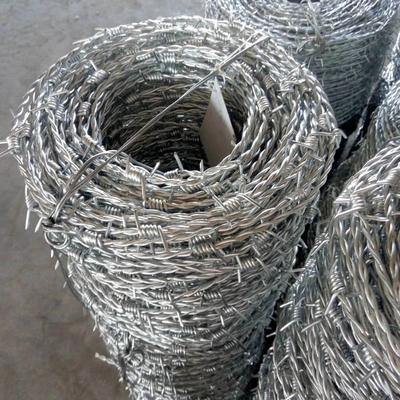 Arame de alambre de púas galvanizado con una sola navaja de 500 metros de largo
