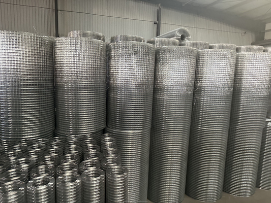 Acero zincado con forma de agujero cuadrado con recubrimiento de PVC galvanizado en caliente