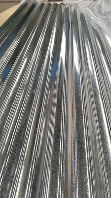 Z30-Z40 Revestimiento BS Estándar Placa de techo de hierro galvanizado Estructura de acero Hojas de techo corrugadas cubiertas de zinc