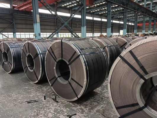 Q195/Q235/SS400/SPHC/SAE1006 Grado JIS G3132 Bobina recinteada negra para placas de acero laminadas en caliente de 12 mm de espesor en bobina