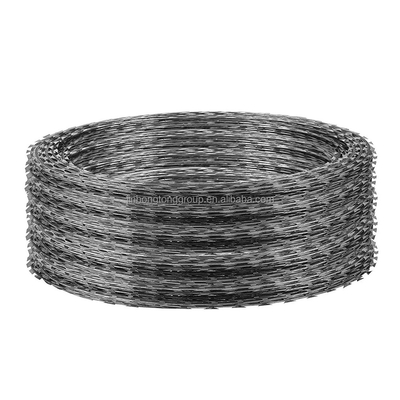 7.5cm-15cm Barb Distancia de alambre de púas de acero inoxidable para protección de aislamiento de la carretera BTO10 BTO22 BTO30 CBT60 CBT65