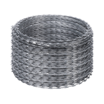 7.5cm-15cm Barb Distancia de alambre de púas de acero inoxidable para protección de aislamiento de la carretera BTO10 BTO22 BTO30 CBT60 CBT65