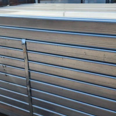 Tubos cuadrados huecos sin engrasar Tubo 30x60 Tubos galvanizados Tubos de acero galvanizados Materiales de construcción Inmuebles Construcción de andamios