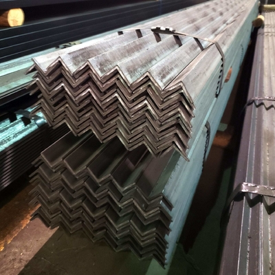 Facturación por peso real ASTM A36 HR Ángulo de acero al carbono Ángulo de acero suave 40 mm x 40 mm x 5 mm acero con ángulo igual 20 mm-70 mm