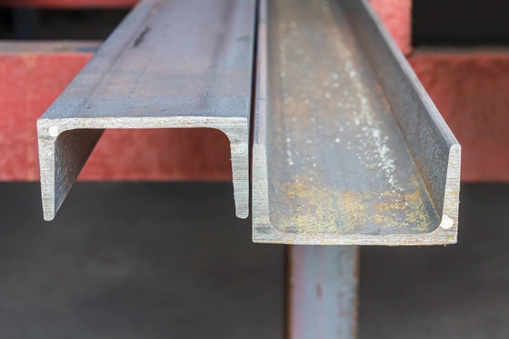 Acero de canal ASTM A36 U de longitud 41x41 personalizada para edificios estructurales de los fabricantes