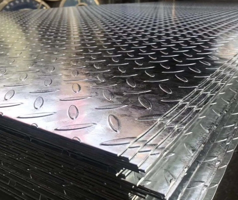 2B acabado de superficie de alta precisión S235JR Q235B placa cuadriculada de acero al carbono para material de construcción