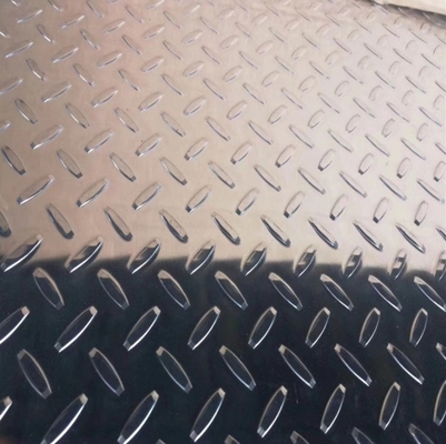 2B acabado de superficie de alta precisión S235JR Q235B placa cuadriculada de acero al carbono para material de construcción
