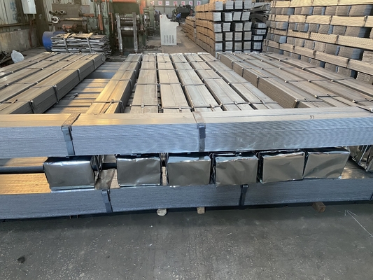Tratamiento térmico KW-HOT LADRA ROLLADA de acero plano barra de construcción Material de construcción ancho según sea necesario