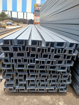 CIF/CFR/FOB/EX-WORK Término Acero de carbono de canal U para el sistema de soporte Estándar ASTM Q235 Q345 SS400 0,8 mm-3,0 mm de espesor