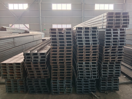 CIF/CFR/FOB/EX-WORK Término Acero de carbono de canal U para el sistema de soporte Estándar ASTM Q235 Q345 SS400 0,8 mm-3,0 mm de espesor