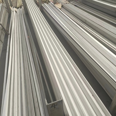 Barras de ángulo de acero inoxidable de salida hierro por kilogramo 0,3 mm a 3,0 mm igual ángulo L SS Bar con agujero para sus proyectos de construcción