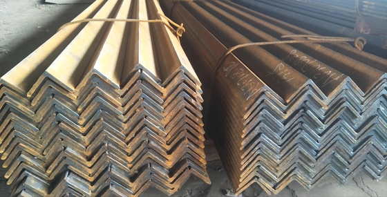 30*30*3 40*40*4 Acero galvanizado de ángulo igual de carbono de acero en forma de L Barras de ángulo de acero suave para construcción de edificios y torres