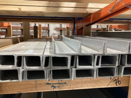Q235/Q345/SS400/Q420/Q460/S235JR Acero galvanizado estructural a medida de canal C en forma de U canal de acero NO perforado 2024