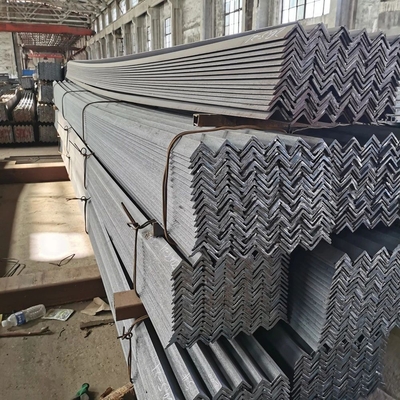 Estándar AiSi Q235 Q235B Q345 Barras angulares de acero con bordes desiguales equiláteros para la construcción de estructuras de edificios