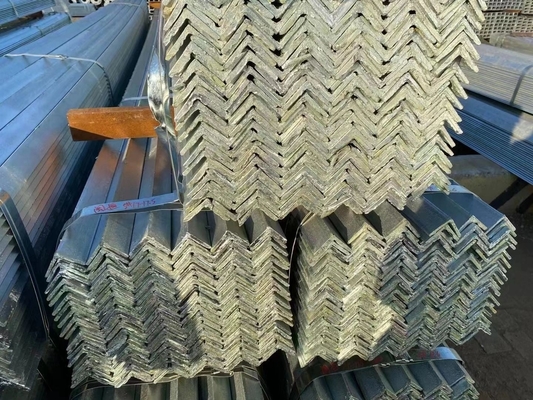 Hierro galvanizado de acero L barra ASTM a36 a53 Q235 Q345 del carbono del ángulo del ángulo de acero del igual de ángulo de acero suave de la forma