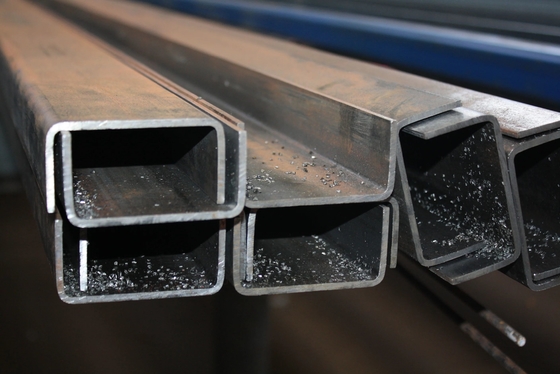 Calidad superior Galvanizado Tipo C de vigas de acero de canal con ranuras U / C de canal C Purlins 100 * 48mm 50 * 25mm para la estructura industrial