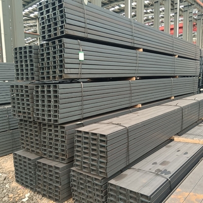 Buena calidad GB/T700 Q235 JIS G3106 SM400A SM400B U C Acero de canal para materiales de construcción y bloqueo