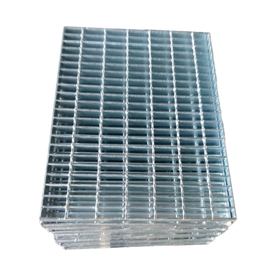 Rejas de acero en material de construcción metálico