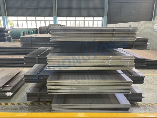 Gran inventario de placas de acero al carbono laminadas en caliente, disponibles en tamaños 212506000mm, con los grados Q355, SS400 y Q195