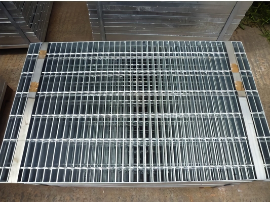 Materiales de construcción de alta calidad anti-corrosión Q235 25mm 30mm 35mm 45mm Rejas de acero galvanizado