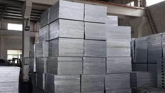 Fábrica de salida 30*3 Rejas de barras de acero galvanizado G505/30/100 G503/30/100 Plataforma de suelo Rejas de acero galvanizado
