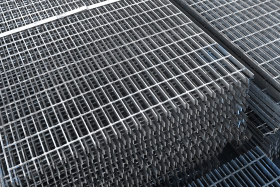 Rejas de acero galvanizado sumergido en caliente 304 316 Rejas de barras planas dentadas con precio al por mayor