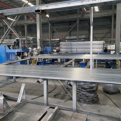 Estándar ASTM St37 Tubo cuadrado hueco de 2,5 pulgadas Tubos de acero galvanizados en caliente Tubo cuadrado galvanizado con soldadura y sin costura