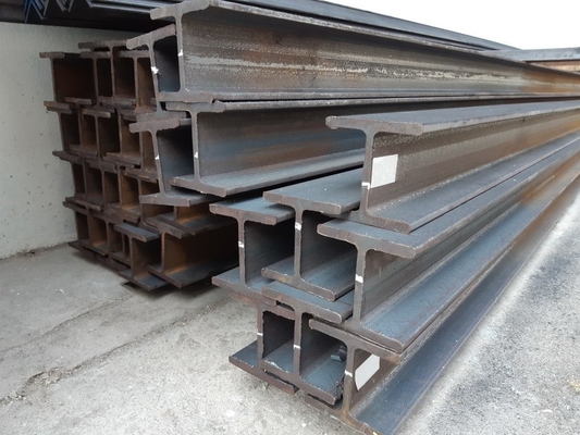 Material de construcción Casa de acero al carbono con vigas estructurales laminadas en caliente 10 X 10 6m de acero suave con vigas de sección H I