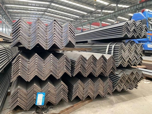 Mejor precio Barras de acero de ángulo Q235b Barras de acero galvanizado con ángulo igual hierro con calidad superior
