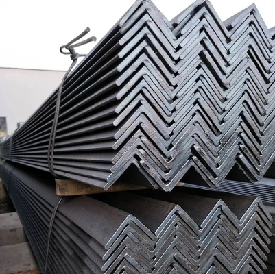 Barras de ángulo de acero al carbono galvanizadas con ranuras Cortador de barras de ángulo de acero estructural Línea de ángulo de acero 100*100*6mm Ss41b Barras de ángulo de acero
