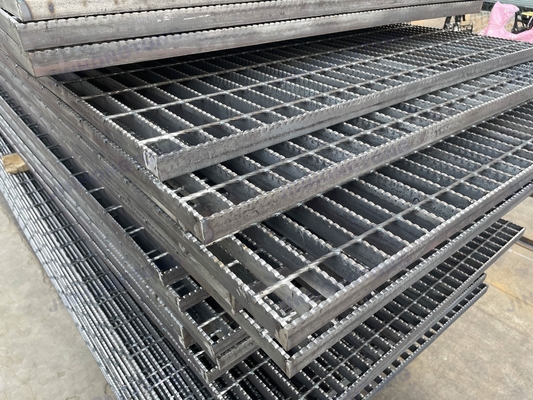 Precio directo de fábrica de alta calidad Materiales de construcción de metal Rejas de acero galvanizado con precio competitivo